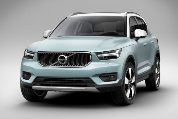 XC40 4